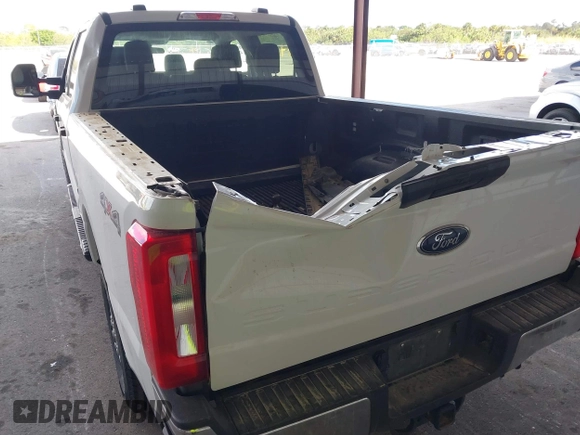 2024 Ford Super Duty F-250 SRW XL with VIN 1FT7W2BT1RED57848, listed as a IAAI auction lot 41544392 with 33,271 mi miles. Bid and sale history available at carsss.com. Image 6.