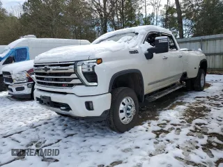 2024 Chevrolet Silverado 3500HD High Country with VIN 1GC4YVEY7RF383855, listed as a Copart auction lot 87835935 with 17,133 mi miles and Salvage Title. Bid and sale history available at carsss.com. Image 1.