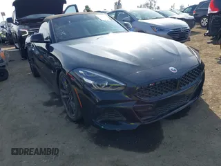 2022 BMW Z4 sDriveM40i with VIN WBAHF9C08NWX38258, listed as a IAAI auction lot 41462157 with 43,534 mi miles. Bid and sale history available at carsss.com. Image 1.