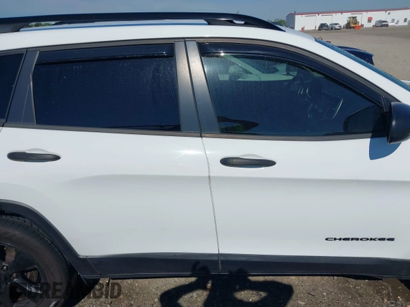 2017 Jeep Cherokee Altitude with VIN 1C4PJMAS0HW631536, listed as a IAAI auction lot 42180916 with 150,296 mi miles and . Bid and sale history available at DreamBid. Image 13.