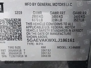 2020 Buick Enclave Essence with VIN 5GAEVAKWXLJ186161, listed as a IAAI auction lot 41850865 with 58,509 mi miles. Bid and sale history available at carsss.com. Image 9.