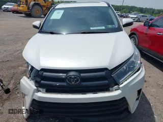 2018 Toyota Highlander SE z VIN 5TDJZRFH2JS547586, wystawiony jako IAAI lot #42219473 z przebiegiem 93 873 mil mil oraz . Historia ofert i sprzedaży dostępna na DreamBid. Obrazek 12.