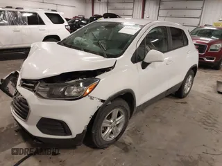 2020 Chevrolet Trax LS z VIN KL7CJKSB0LB318257, wystawiony jako IAAI lot #42080139 z przebiegiem 59 616 mil mil oraz . Historia ofert i sprzedaży dostępna na DreamBid. Obrazek 17.