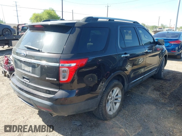 2014 Ford Explorer XLT with VIN 1FM5K7D8XEGC00824, listed as a IAAI auction lot 41990205 with 222,620 mi miles and . Bid and sale history available at DreamBid. Image 4.