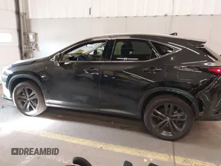 2022 Lexus NX 450h+ Luxury z VIN JTJHKCFZ7N2003572, wystawiony jako IAAI lot #42101154 z przebiegiem 34 455 mil mil oraz . Historia ofert i sprzedaży dostępna na DreamBid. Obrazek 14.