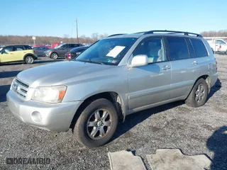 2005 Toyota Highlander with VIN JTEDP21A650062604, listed as a IAAI auction lot 40996702 with 193,651 mi miles. Bid and sale history available at carsss.com. Image 2.