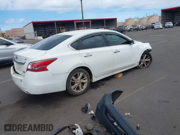 2013 Nissan Altima SV with VIN 1N4AL3AP6DN456737, listed as a IAAI auction lot 42490294 with 61,481 mi miles and . Bid and sale history available at DreamBid. Image 4.