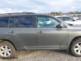 2010 Toyota Highlander SE with VIN 5TDJK3EH5AS031130, listed as a IAAI auction lot 41172229 with 186,511 mi miles. Bid and sale history available at carsss.com. Image 13.