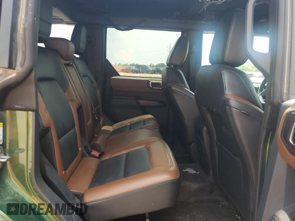 2024 Ford Bronco Outer Banks z VIN 1FMEE8BP9RLA50791, wystawiony jako Copart lot #55219925 z przebiegiem 27 910 mil mil oraz Szkoda całkowita • Salvage title. Historia ofert i sprzedaży dostępna na DreamBid. Obrazek 11.