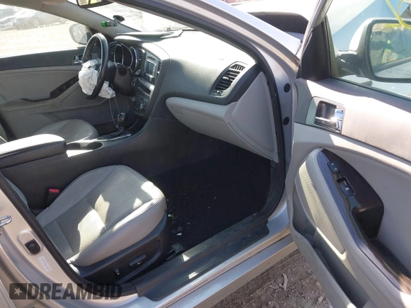 2012 Kia Optima EX with VIN 5XXGN4A72CG010664, listed as a IAAI auction lot 41824532 with 154,707 mi miles. Bid and sale history available at carsss.com. Image 5.