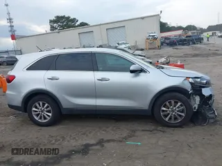 2020 Kia Sorento LX V6 with VIN 5XYPGDA50LG619045, listed as a IAAI auction lot 41520510 with 124,870 mi miles. Bid and sale history available at carsss.com. Image 13.