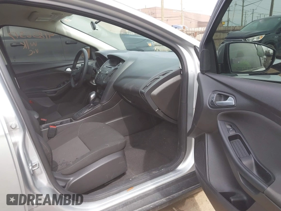 2017 Ford Focus SE with VIN 1FADP3F28HL300618, listed as a IAAI auction lot 41856517 with 35,491 mi miles. Bid and sale history available at carsss.com. Image 5.