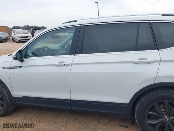 2022 Volkswagen Tiguan SE with VIN 3VV3B7AX7NM035703, listed as a IAAI auction lot 41692101 with 53,979 mi miles. Bid and sale history available at carsss.com. Image 14.