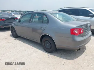 2006 Volkswagen Jetta Value Edition with VIN 3VWPF71K86M800800, listed as a IAAI auction lot 42300220 with 154,717 mi miles and . Bid and sale history available at DreamBid. Image 3.