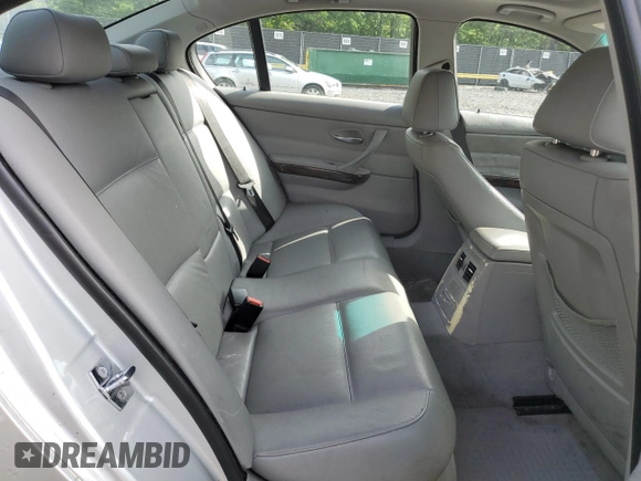 2007 BMW 3 Series 328i with VIN WBAVA33527KX72622, listed as a Copart auction lot 56198505 with 220,384 mi miles and Salvage title. Bid and sale history available at DreamBid. Image 10.