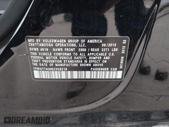 2014 Volkswagen Passat Wolfsburg Edition z VIN 1VWAT7A30EC028218, wystawiony jako IAAI lot #41711943 z przebiegiem 131 041 mil mil oraz . Historia ofert i sprzedaży dostępna na DreamBid. Obrazek 9.
