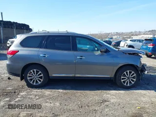 2015 Nissan Pathfinder S with VIN 5N1AR2MM6FC685997, listed as a IAAI auction lot 41772969 with 136,551 mi miles and . Bid and sale history available at DreamBid. Image 13.
