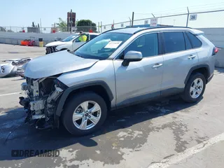 2020 Toyota RAV4 XLE with VIN 2T3W1RFV4LW097198, listed as a IAAI auction lot 42771030 with 33,354 mi miles and . Bid and sale history available at DreamBid. Image 19.