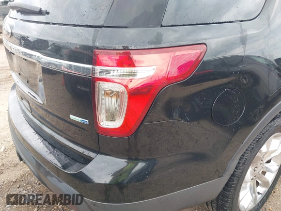 2014 Ford Explorer XLT z VIN 1FM5K8D82EGA68485, wystawiony jako IAAI lot #42198958 z przebiegiem 168 490 mil mil oraz . Historia ofert i sprzedaży dostępna na DreamBid. Obrazek 6.