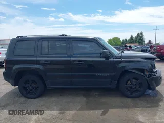 2016 Jeep Patriot High Altitude z VIN 1C4NJRFB8GD580715, wystawiony jako IAAI lot #42242776 z przebiegiem 133 763 mil mil oraz . Historia ofert i sprzedaży dostępna na DreamBid. Obrazek 13.