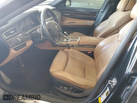 2012 BMW 7 Series 750Li с VIN WBAKB8C55CDX20672, выставлен на аукционе Copart как лот 53150435 с пробегом 141 459 миль миль и Списание • Salvage title. История ставок и продаж доступна на DreamBid. Изображение 7.