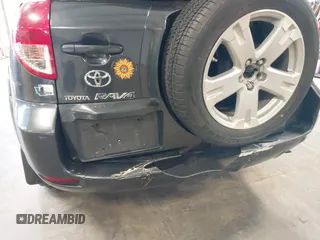 2006 Toyota RAV4 Sport with VIN JTMBK32V366005745, listed as a IAAI auction lot 41841697 with 104,675 mi miles. Bid and sale history available at carsss.com. Image 6.