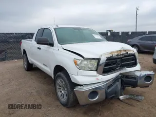 2013 Toyota Tundra z VIN 5TFRM5F16DX053095, wystawiony jako IAAI lot #41481305 z przebiegiem 226 696 mil mil oraz . Historia ofert i sprzedaży dostępna na DreamBid. Obrazek 1.