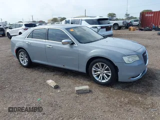 2016 Chrysler 300 C z VIN 2C3CCAEG5GH212080, wystawiony jako IAAI lot #42116631 z przebiegiem 104 906 mil mil oraz . Historia ofert i sprzedaży dostępna na DreamBid. Obrazek 1.