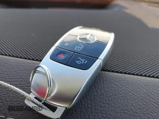 2017 Mercedes-Benz E 300 Luxury z VIN WDDZF4JB3HA236618, wystawiony jako IAAI lot #42489715 z przebiegiem 74 946 mil mil oraz . Historia ofert i sprzedaży dostępna na DreamBid. Obrazek 11.