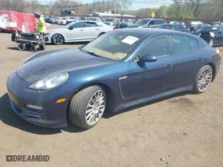 2011 Porsche Panamera with VIN WP0AA2A78BL013850, listed as a IAAI auction lot 42095245 with 104,730 mi miles. Bid and sale history available at carsss.com. Image 2.