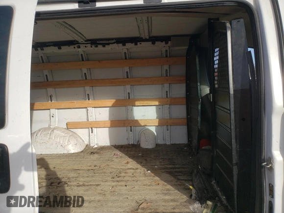 2019 GMC Savana Cargo z VIN 1GTW7AFG4K1335887, wystawiony jako Copart lot #88017165 z przebiegiem Nie podano mil oraz Szkody całkowita. Historia ofert i sprzedaży dostępna na DreamBid. Obrazek 11.