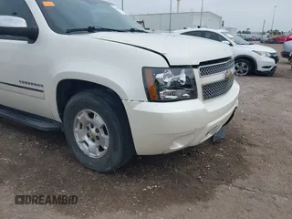 2010 Chevrolet Suburban LTZ with VIN 1GNUCKE03AR248244, listed as a IAAI auction lot 41677238 with 184,698 mi miles. Bid and sale history available at carsss.com. Image 6.