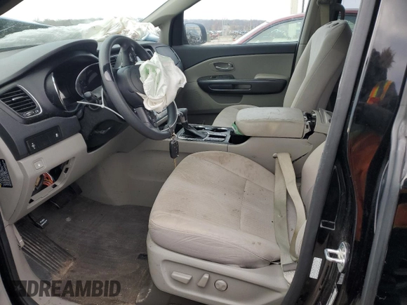 2020 Kia Sedona LX with VIN KNDMB5C11L6633749, listed as a Copart auction lot 82845404 with 105,964 mi miles and Salvage Title. Bid and sale history available at carsss.com. Image 7.