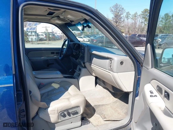 2002 Chevrolet Tahoe LT with VIN 1GNEK13Z62J160310, listed as a IAAI auction lot 41710379 with 154,873 mi miles. Bid and sale history available at carsss.com. Image 5.