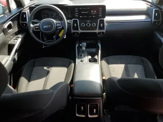 2023 Kia Sorento LX z VIN 5XYRG4LC5PG197607, wystawiony jako Copart lot #50790925 z przebiegiem 34 041 mil mil oraz Czysty tytuł • Clean title. Historia ofert i sprzedaży dostępna na DreamBid. Obrazek 8.
