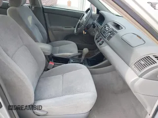 2004 Toyota Camry LE with VIN 4T1BE32K04U286257, listed as a IAAI auction lot 42079619 with 205,634 mi miles. Bid and sale history available at carsss.com. Image 5.