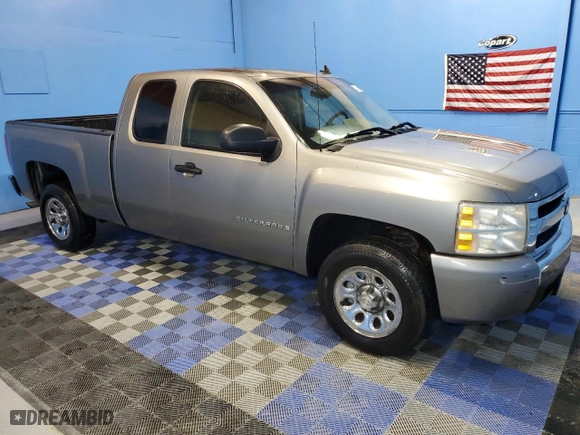 2008 Chevrolet Silverado 1500 Work Truck with VIN 1GCEC19CX8Z115213, listed as a Copart auction lot 44026785 with 297,562 mi miles and Clean Title. Bid and sale history available at carsss.com. Image 4.