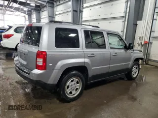 2017 Jeep Patriot 75th Anniversary z VIN 1C4NJRBB4HD128526, wystawiony jako Copart lot #48054165 z przebiegiem 58 696 mil mil oraz Szkoda całkowita • Salvage title. Historia ofert i sprzedaży dostępna na DreamBid. Obrazek 3.