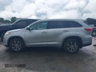 2018 Toyota Highlander SE с VIN 5TDJZRFH1JS545568, выставлен на аукционе IAAI как лот 42582513 с пробегом 120 695 миль миль и . История ставок и продаж доступна на DreamBid. Изображение 14.