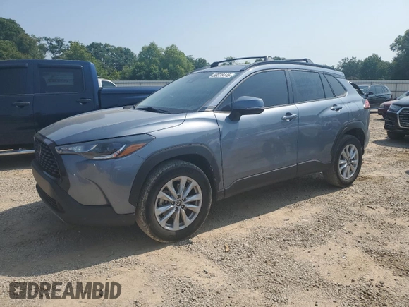 2022 Toyota Corolla Cross LE z VIN 7MUCAAAG7NV020462, wystawiony jako Copart lot #58538145 z przebiegiem 56 595 mil mil oraz Szkoda całkowita • Salvage title. Historia ofert i sprzedaży dostępna na DreamBid. Obrazek 1.