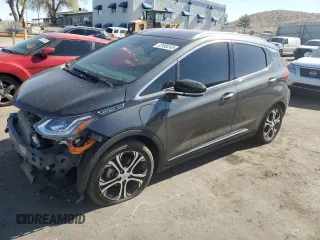 2020 Chevrolet Bolt EV Premier z VIN 1G1FZ6S02L4131727, wystawiony jako Copart lot #52995245 z przebiegiem 32 397 mil mil oraz Szkody całkowita. Historia ofert i sprzedaży dostępna na DreamBid. Obrazek 1.