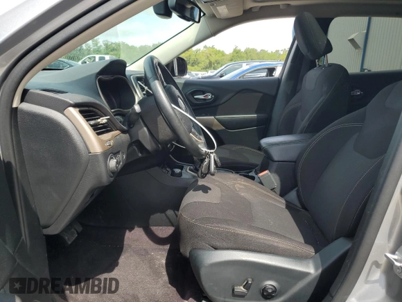 2017 Jeep Cherokee Latitude with VIN 1C4PJMCS9HW634285, listed as a Copart auction lot 59107615 with 136,984 mi miles and Salvage title. Bid and sale history available at DreamBid. Image 7.