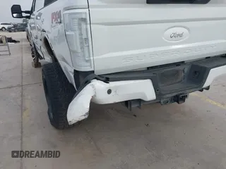 2019 Ford F-250 XL z VIN 1FT7W2BT8KEC07418, wystawiony jako IAAI lot #42261333 z przebiegiem 99 816 mil mil oraz . Historia ofert i sprzedaży dostępna na DreamBid. Obrazek 20.