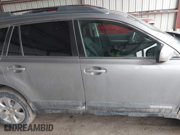 2010 Subaru Outback с VIN 4S4BRCFC4A3318121, выставлен на аукционе IAAI как лот 41934475 с пробегом 265 378 миль миль и . История ставок и продаж доступна на DreamBid. Изображение 13.