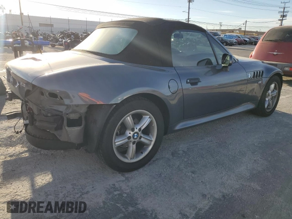 2000 BMW Z3 2.5L with VIN 4USCH9340YLG03126, listed as a Copart auction lot 42641545 with 57,192 mi miles and Salvage Title. Bid and sale history available at carsss.com. Image 3.