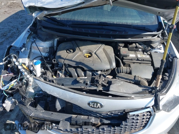 2016 Kia Forte EX with VIN KNAFX5A89G5627605, listed as a IAAI auction lot 42022725 with 87,712 mi miles and . Bid and sale history available at carsss.com. Image 10.