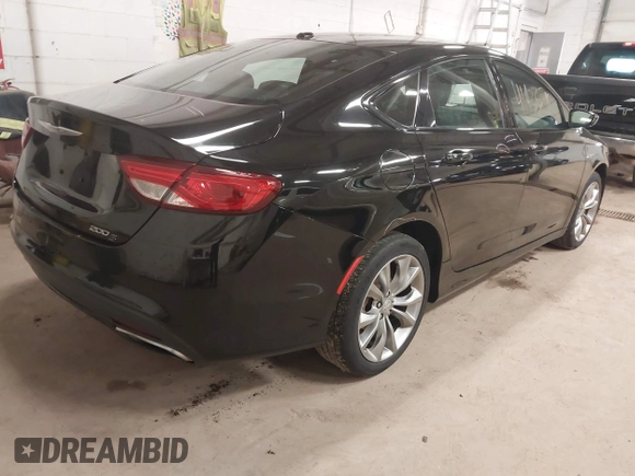 2015 Chrysler 200 S with VIN 1C3CCCBBXFN557664, listed as a IAAI auction lot 41933511 with 97,017 mi miles. Bid and sale history available at carsss.com. Image 4.