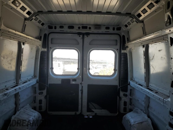2014 Ram ProMaster Cargo with VIN 3C6TRVCG8EE107716, listed as a Copart auction lot 75965424 with 303,018 mi miles and Clean Title. Bid and sale history available at carsss.com. Image 10.