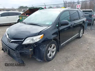 2018 Toyota Sienna LE Auto Access Seat with VIN 5TDKZ3DC8JS929730, listed as a IAAI auction lot 41898547 with 88,043 mi miles. Bid and sale history available at carsss.com. Image 6.