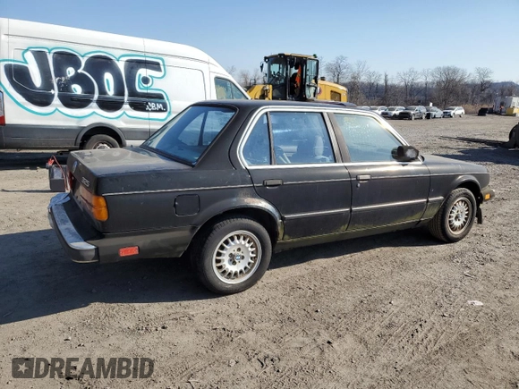 1985 BMW 3 Series 325e z VIN WBAAE6405F0704199, wystawiony jako Copart lot #47845925 z przebiegiem 179 139 mil mil oraz Nie do naprawy • Non repairable. Historia ofert i sprzedaży dostępna na DreamBid. Obrazek 3.